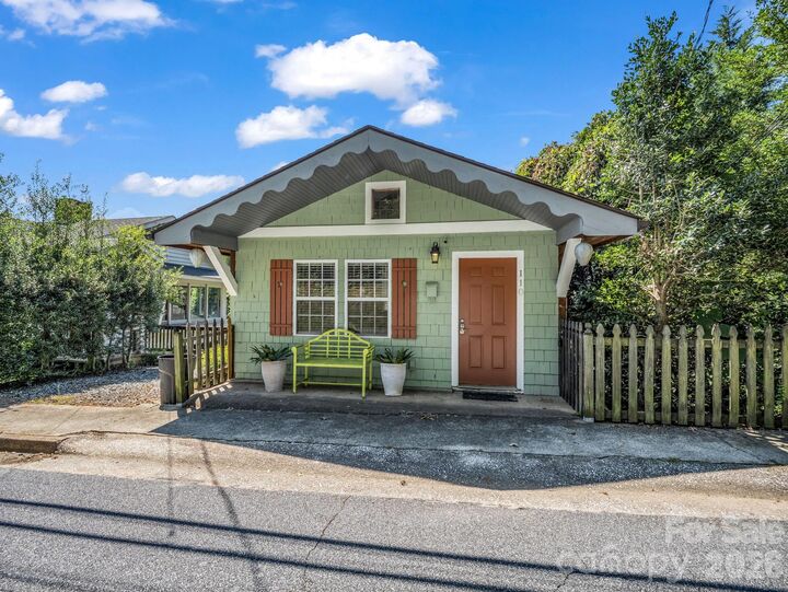 Property Photo:  160 E Howard Street  NC 28782 