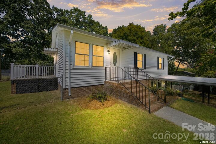 Property Photo:  1720 Valwood Street  NC 28083 