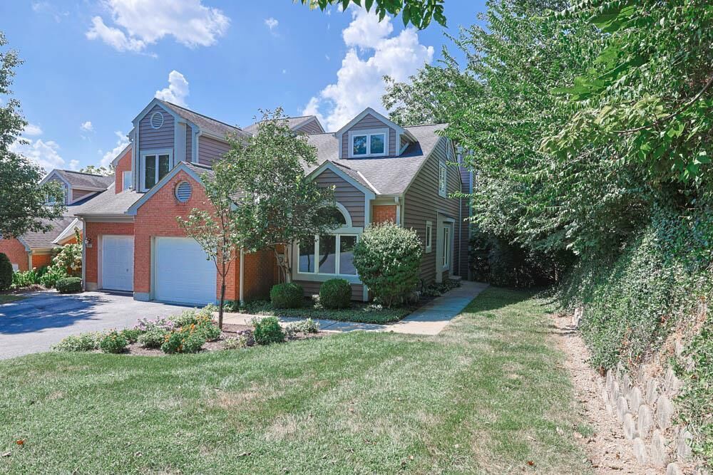Property Photo:  699 Totten Way  OH 45226 