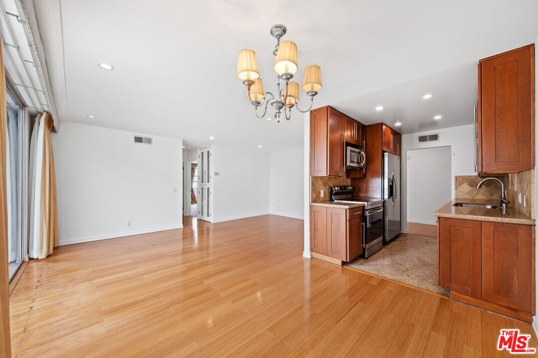 Property Photo: 10751 Wilshire Blvd, Unit 1002 CA 90024