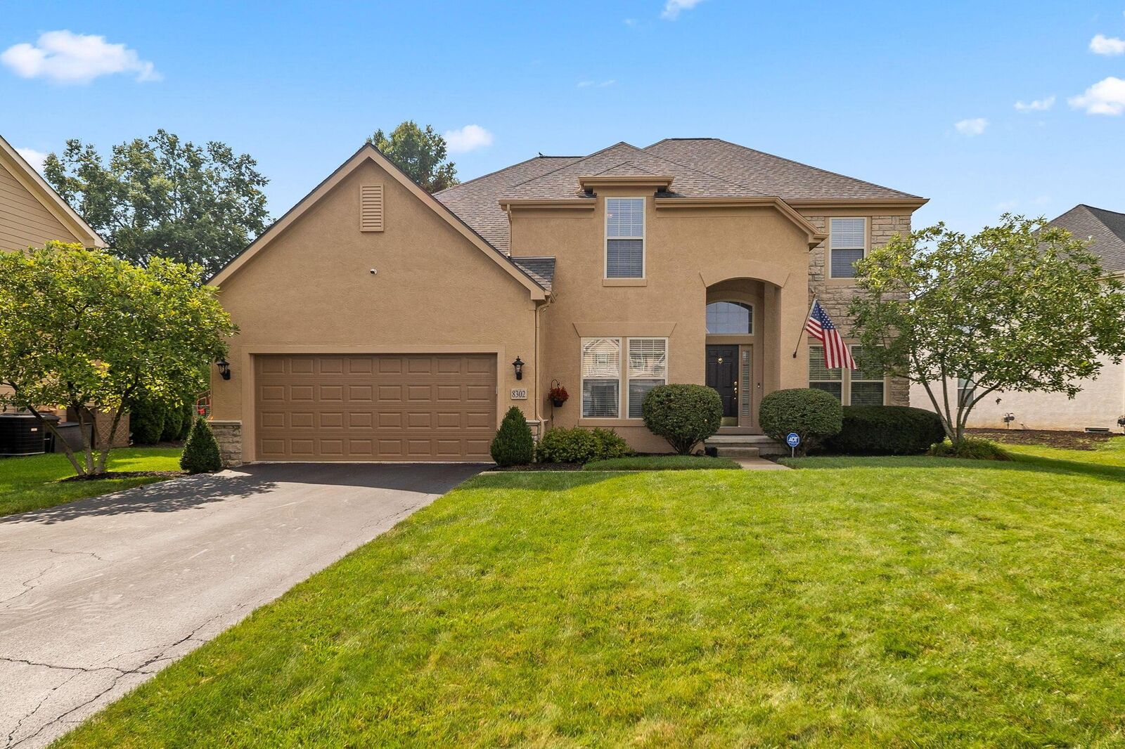 Property Photo: 8302 Danbridge Way OH 43082