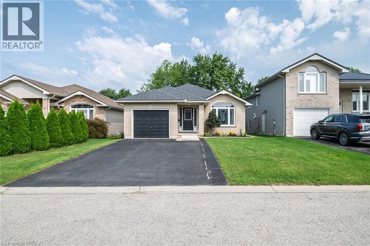 Property Photo: 15 Landon Avenue ON N3Y 5J8