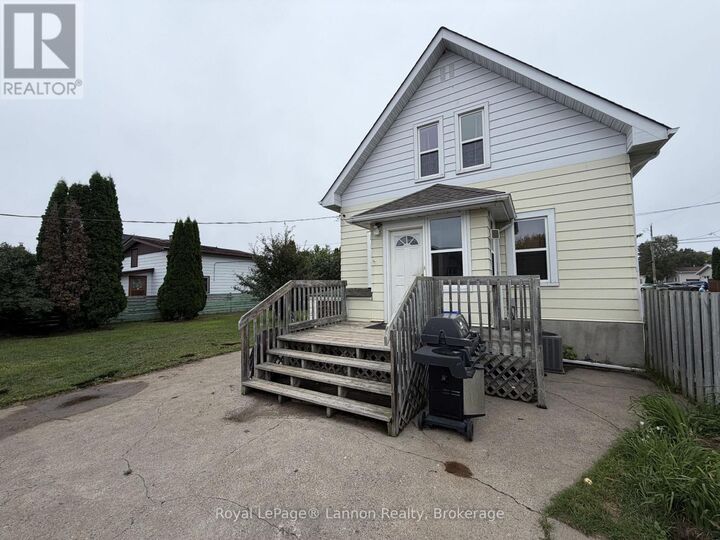 279 Dewe Avenue — photo 1