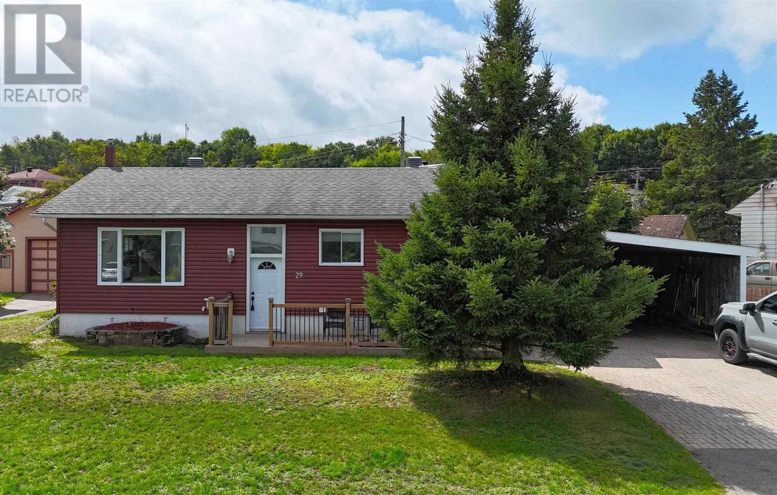 Property Photo: 29 Birch Rd ON P5A 2C9