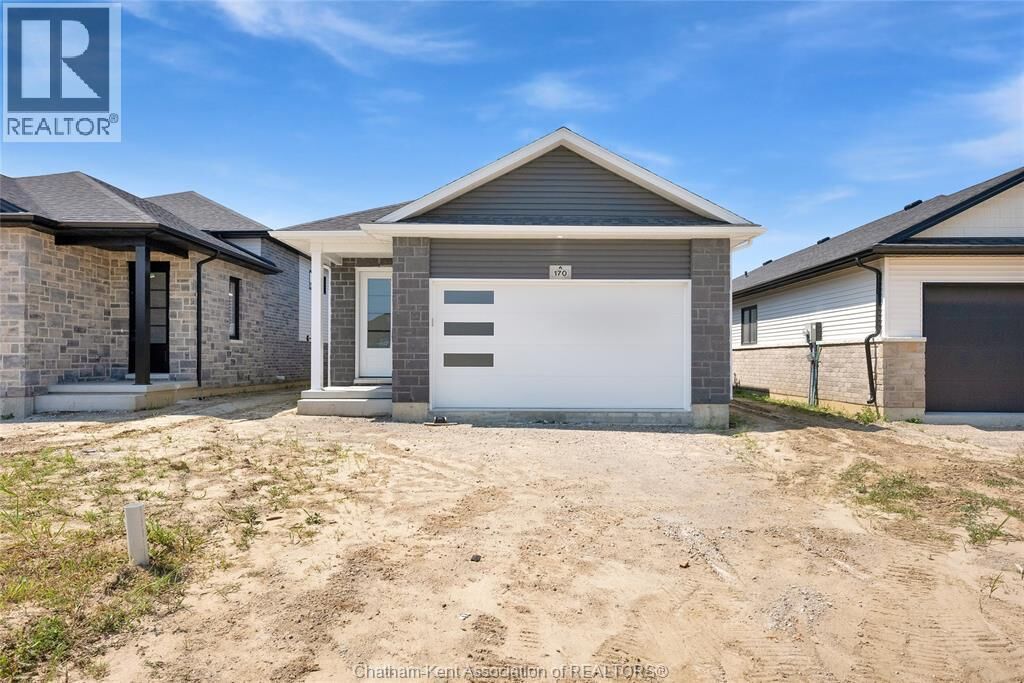 Property Photo:  315 Ironwood Trail  ON N7M 0T3 