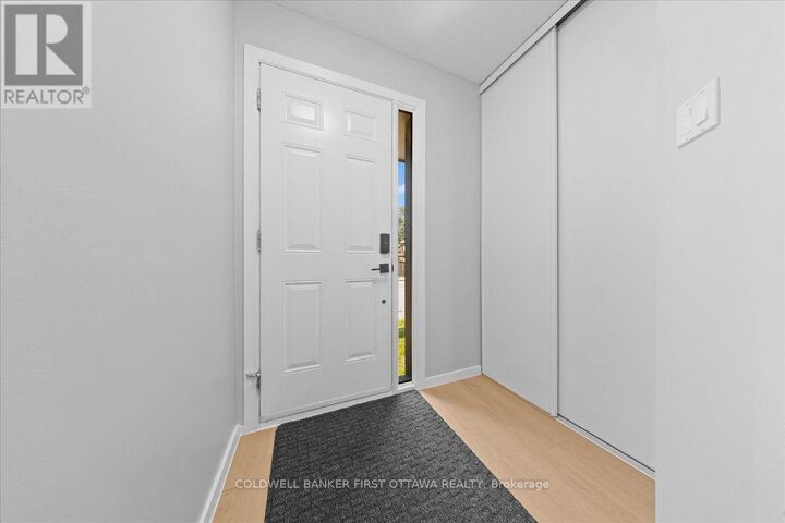 Photo de la propriété: 2701 Pimlico Crescent ON K1T 2A7