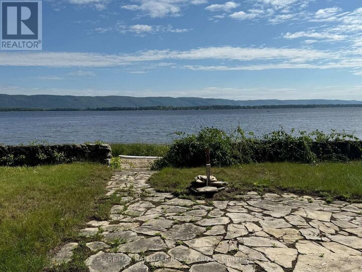 Property Photo:  488 Bayview Drive  ON K0A 3M0 