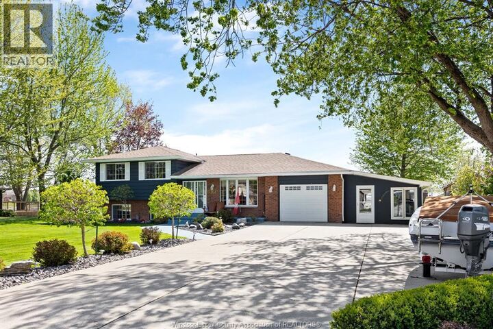Property Photo:  19085 Blue Water Avenue  ON N0P 2L0 