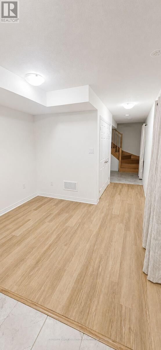 Photo de la propriété: 11 Gunnel Road ON L3B 0P3