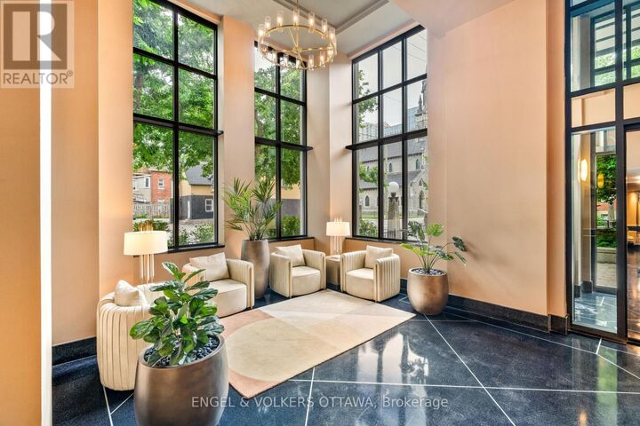 Property Photo:  245 Kent Street 1009  ON K2P 0A5 