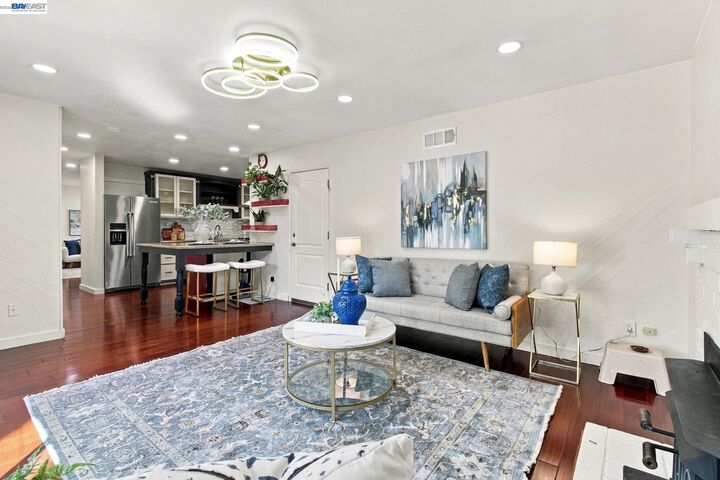 Property Photo:  851 Geraldine St  CA 94550 