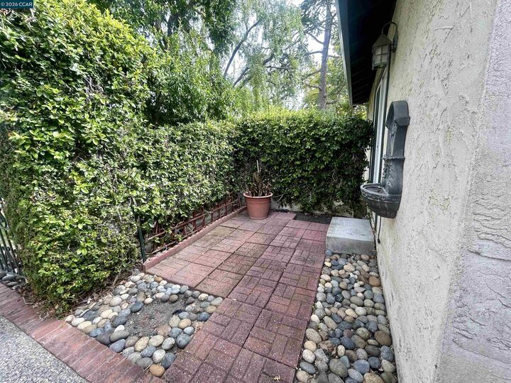 Property Photo: 2946 St Denis Dr CA 94583