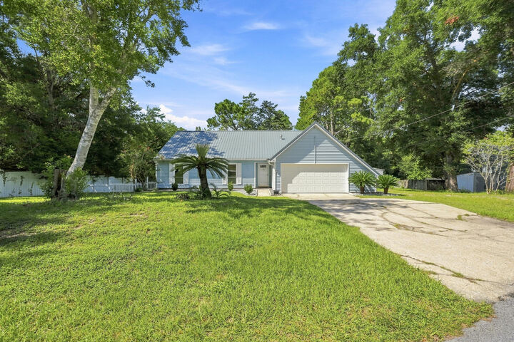Property Photo:  129 Mill Pond Cove  FL 32539 