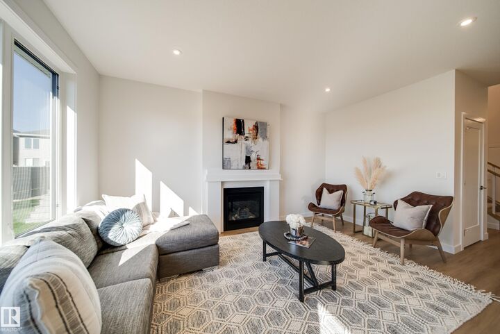Property Photo:  77 Chartres Close  AB T8T 2E1 