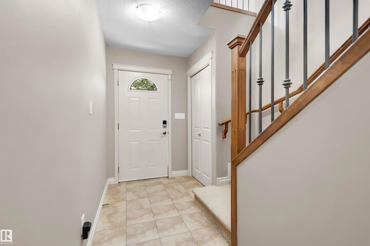 Property Photo:  5120 164 Avenue NW 5  AB T5Y 0L7 