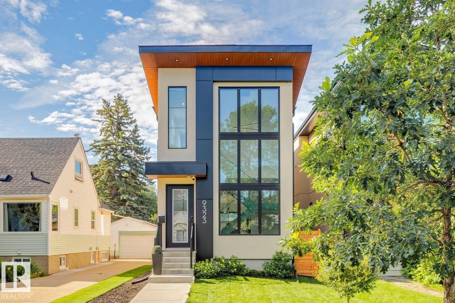 Property Photo: 9323 75 Avenue NW AB T6E 1H3