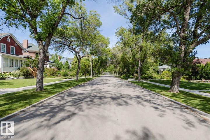 Property Photo:  11231 126 Street NW  AB T5M 0R3 