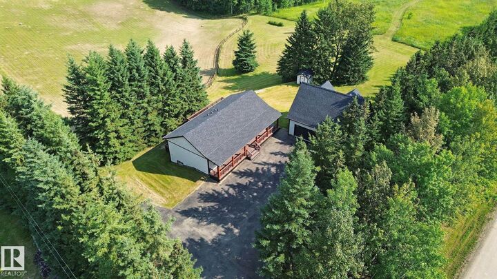 Property Photo:  53203 Rge Road 15 14  AB T7Y 0C3 