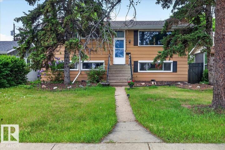 Property Photo:  16206 79A Avenue NW  AB T5R 3J1 