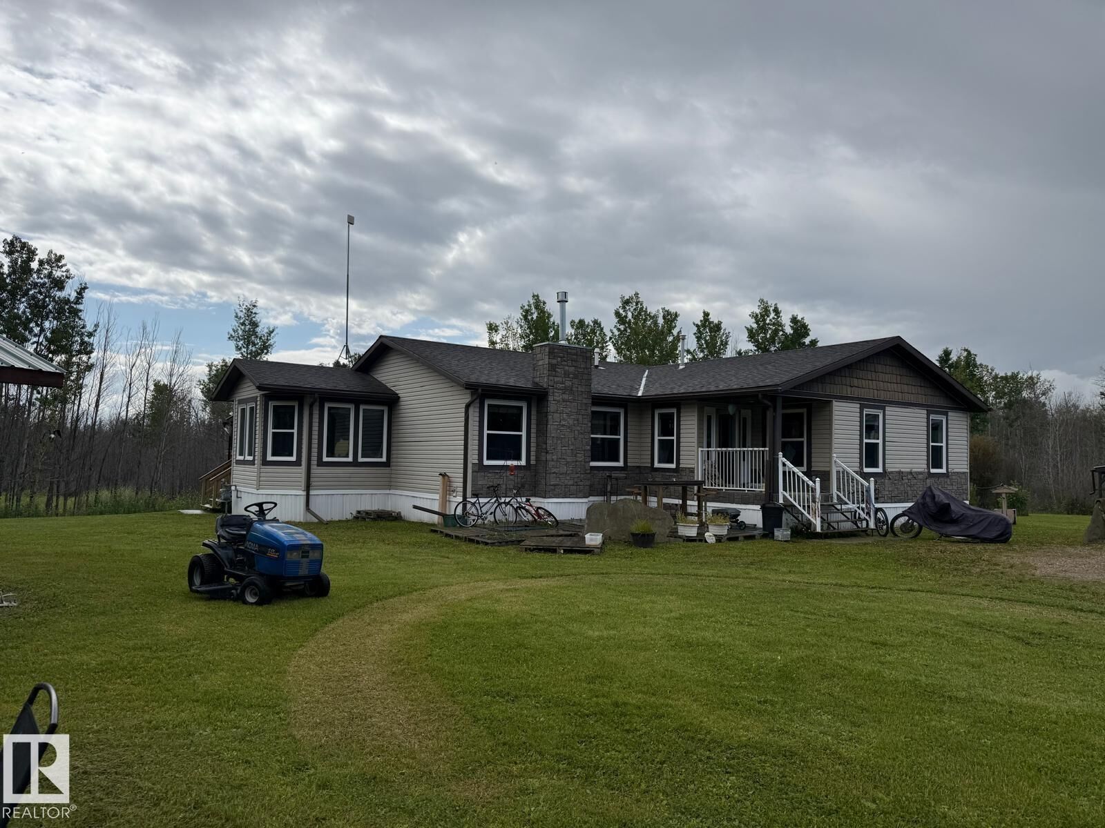 Property Photo:  56509 Hwy 32  AB T7E 3X8 