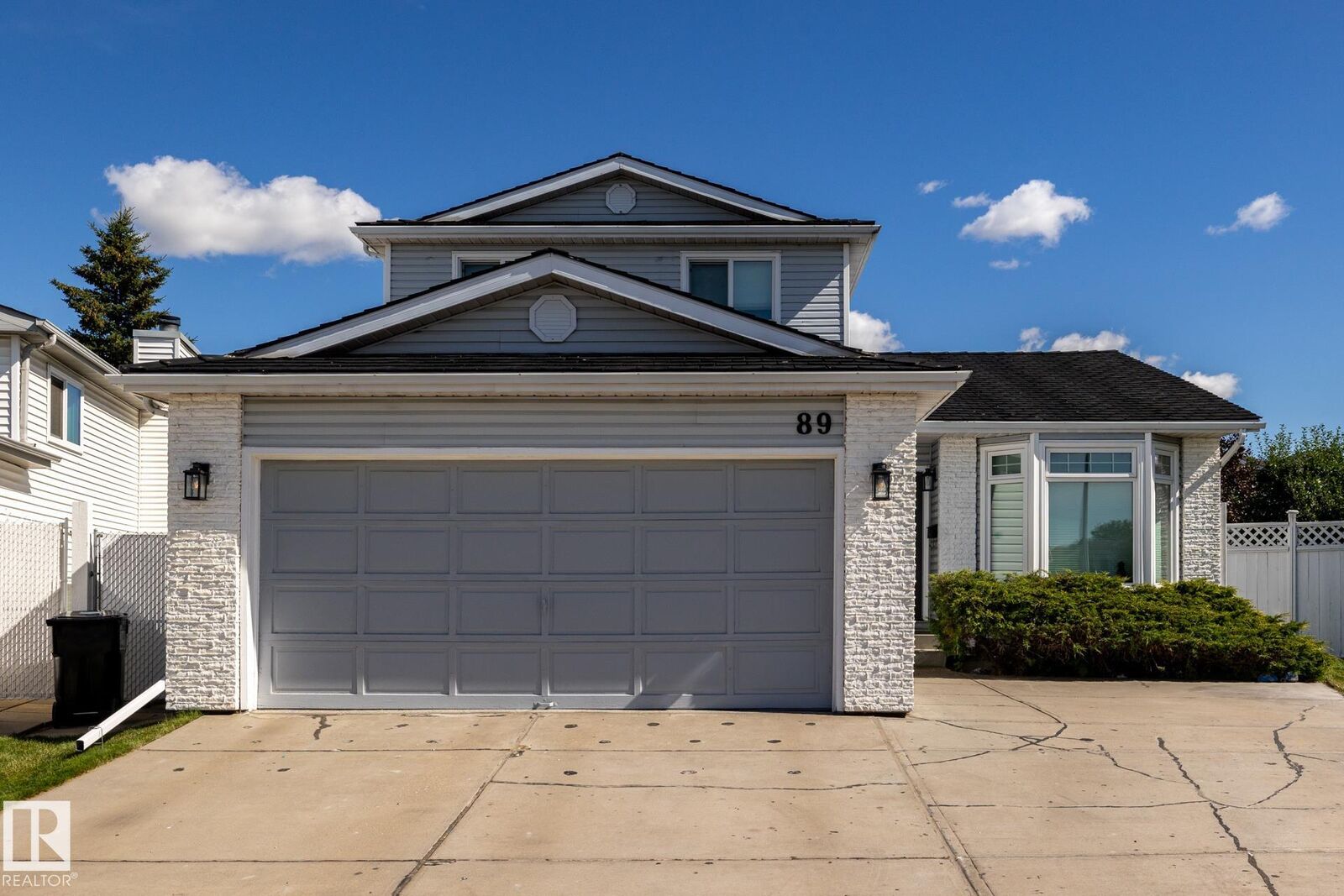 Property Photo:  89 Ozerna Road NW  AB T5Z 2Y5 