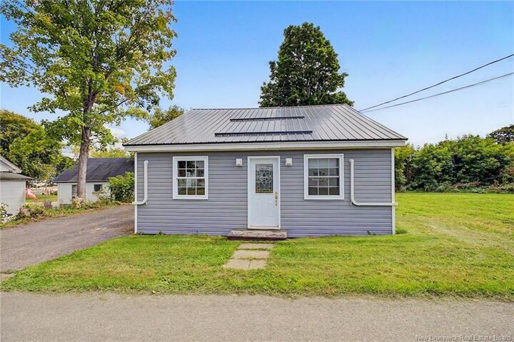 Property Photo:  121 Charlotte Street  NB E7M 1J9 