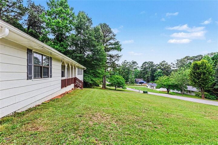 Property Photo: 2353 Shire Court GA 30106