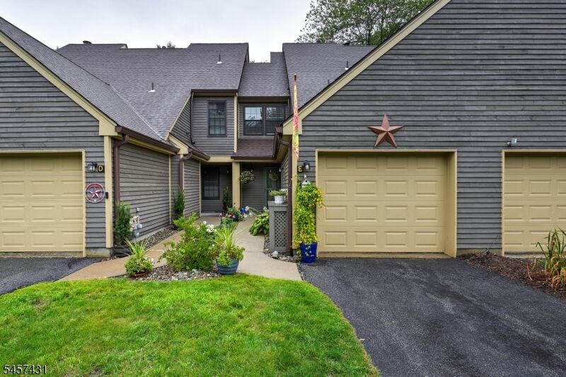 Property Photo:  4 New Bedford Rd E  NJ 07480 