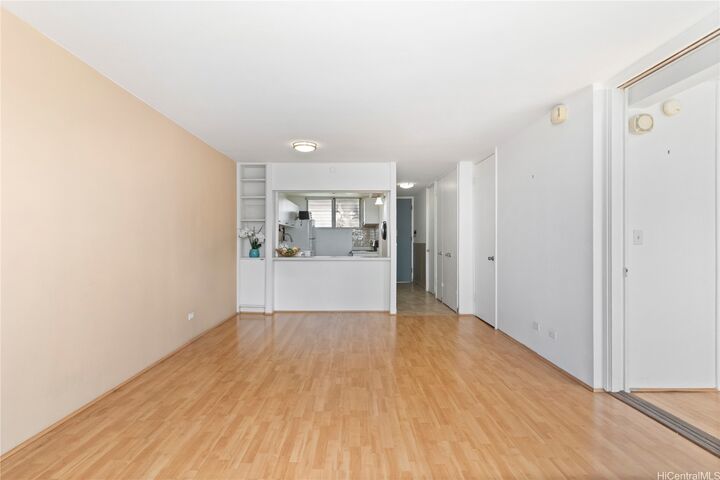 Property Photo:  780 Amana Street 1102  HI 96814 