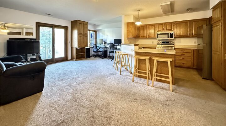 Property Photo: 401 SE Delaware Avenue 205 IA 50021