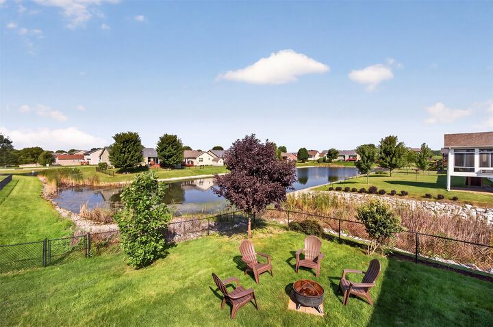 Property Photo: 1720 SE Waters Edge Drive IA 50263