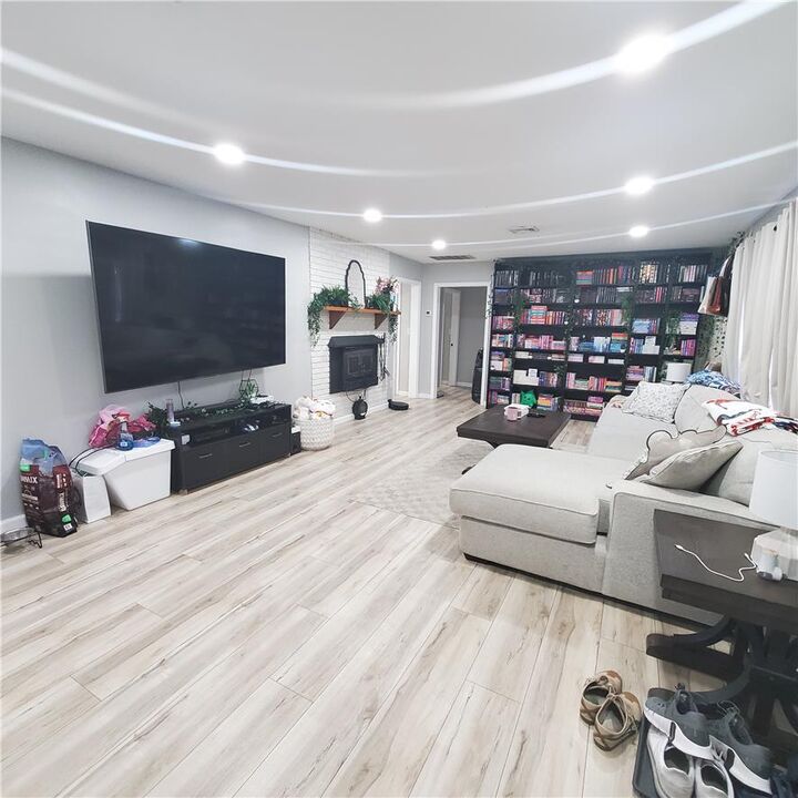 Property Photo:  2122 Edgewood Avenue  PA 18045 