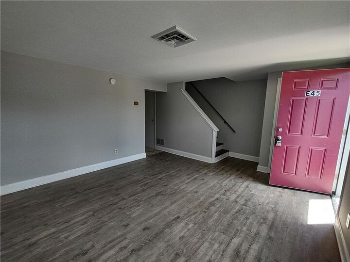 Property Photo: 121 E Hillcrest Lane E43 PA 18080