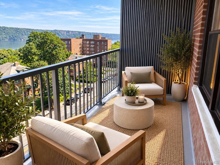 Property Photo:  678 Warburton Avenue 4F  NY 10701 