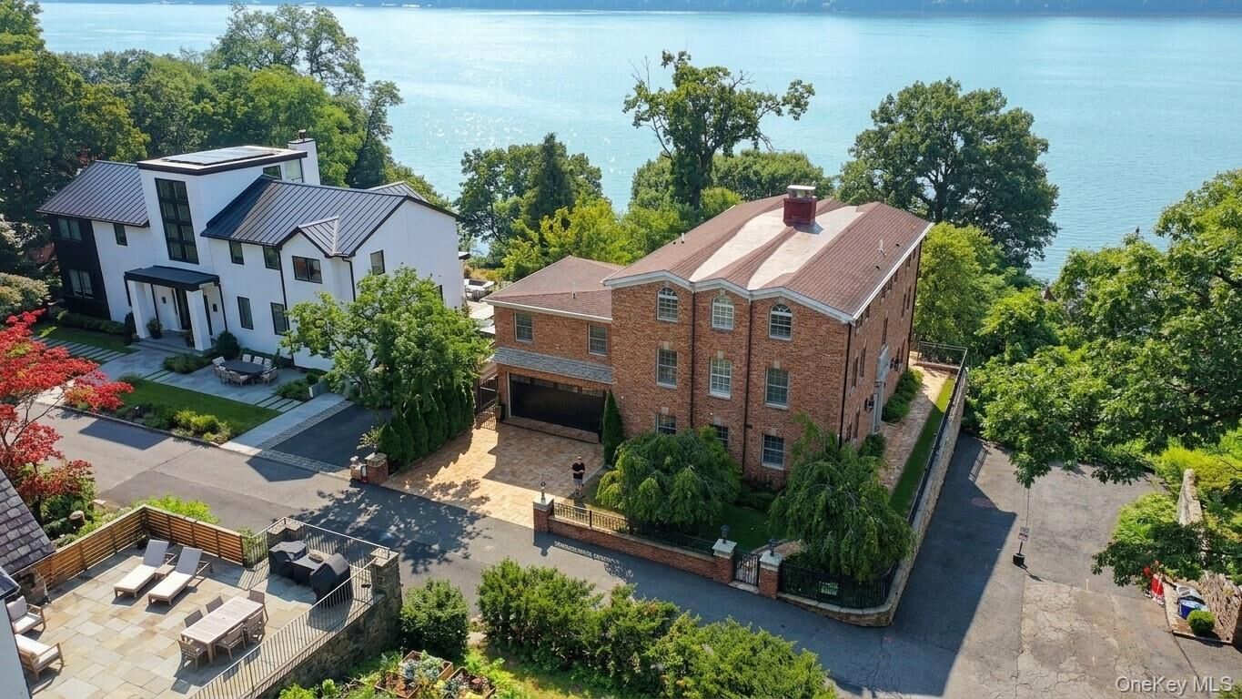 Property Photo:  3061 Scenic Place  NY 10463 