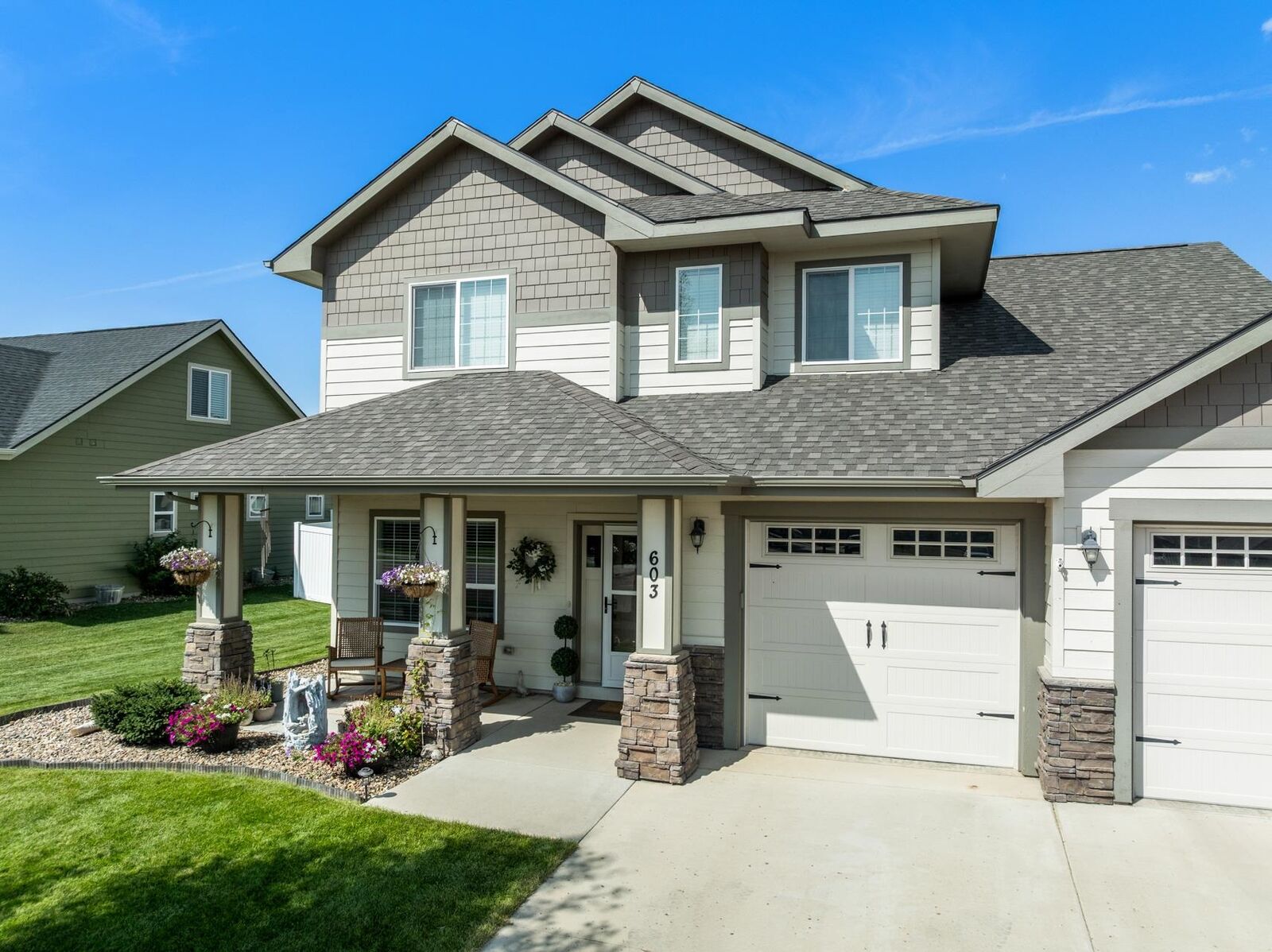 Property Photo:  603 Wyatt Street  ND 58801 