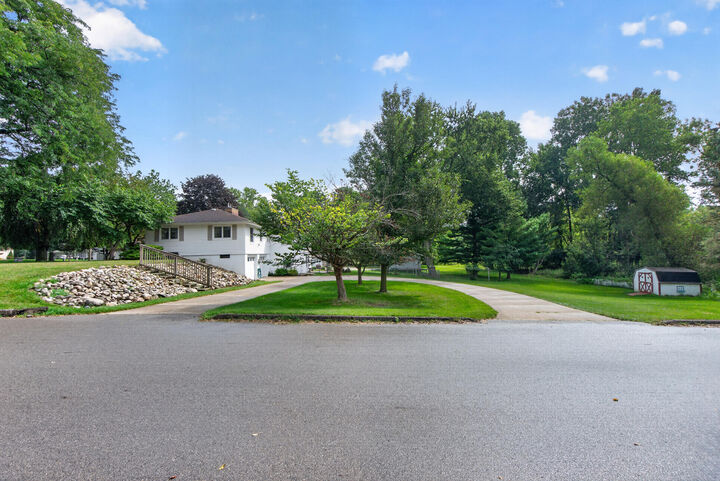 Property Photo:  1521 Jericho Road  MI 49203 
