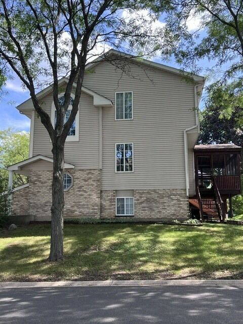 Property Photo:  