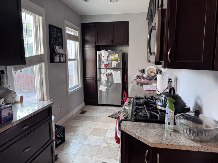 Property Photo:  2552 N Southport Avenue 1R  IL 60614 