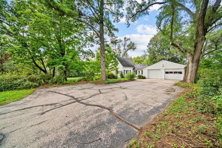 Property Photo:  571 W Rockton Road  IL 61072 