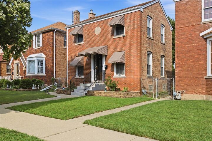 Property Photo: 3331 S 61st Court IL 60804