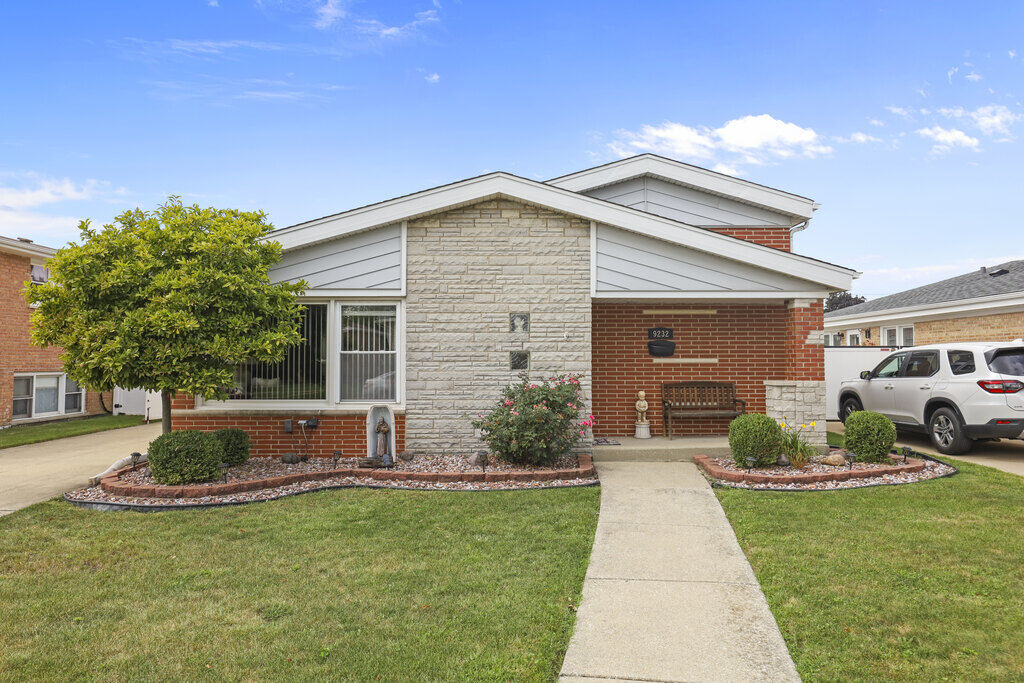 Property Photo: 9232 Parkside Avenue IL 60453