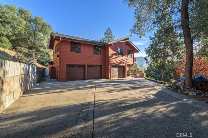 Property Photo:  42203 Oak Lane  CA 93644 