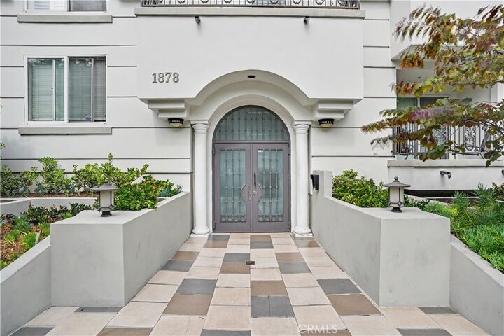 Property Photo:  1878 Greenfield Avenue 204  CA 90025 