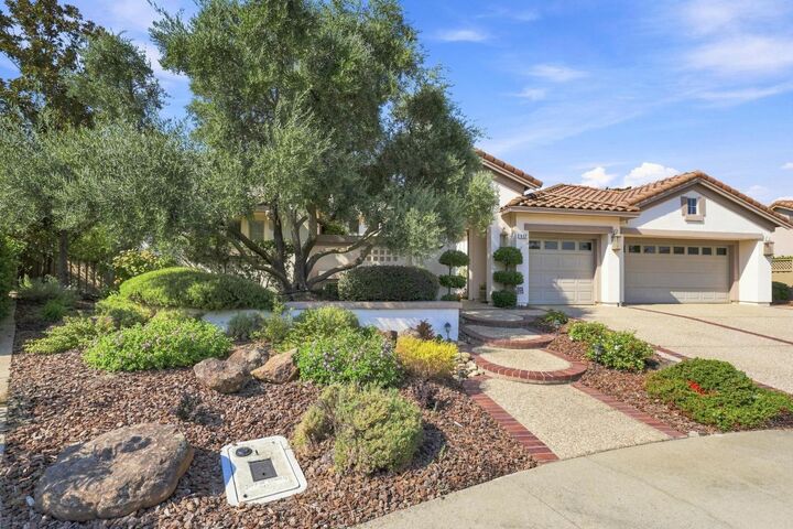 Property Photo:  932 Gardner Court  CA 95648 