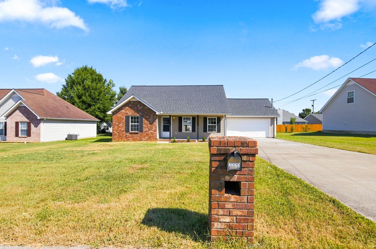 Property Photo:  2223 Rosecran Cir  TN 37086 