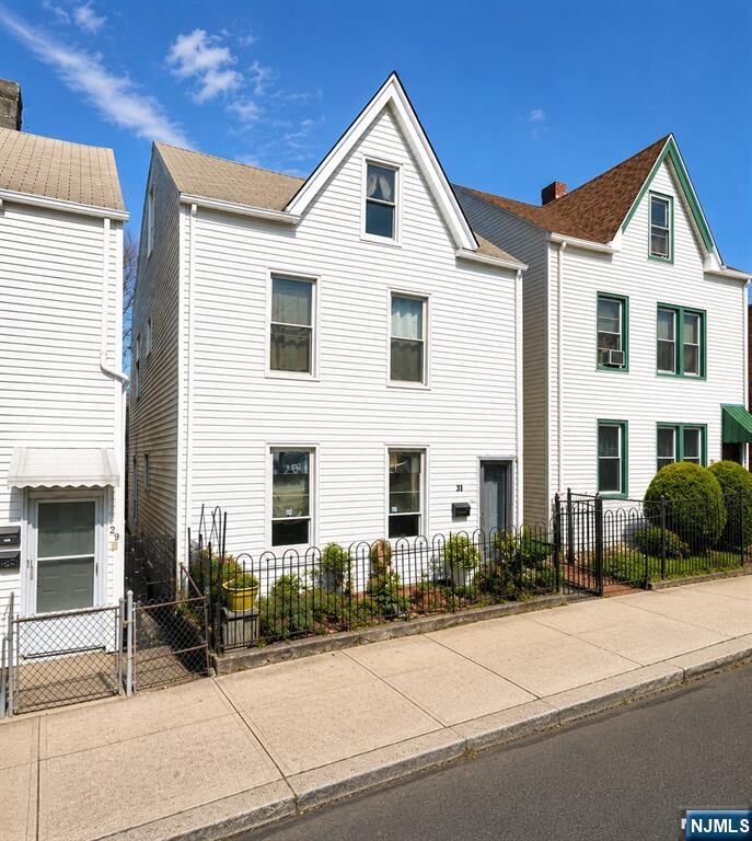 Property Photo:  31 May Street  NJ 07524 
