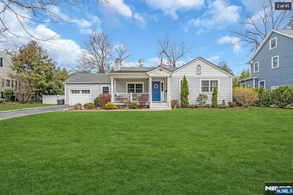 Property Photo:  709 Albert Place  NJ 07450 