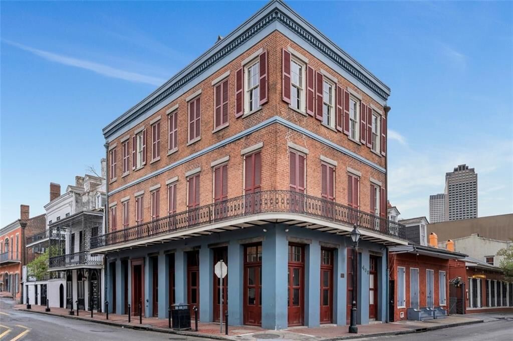 Property Photo: 438 Dauphine Street 1A LA 70112