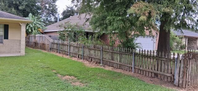 Property Photo:  433 E Maple Loop  LA 70068 